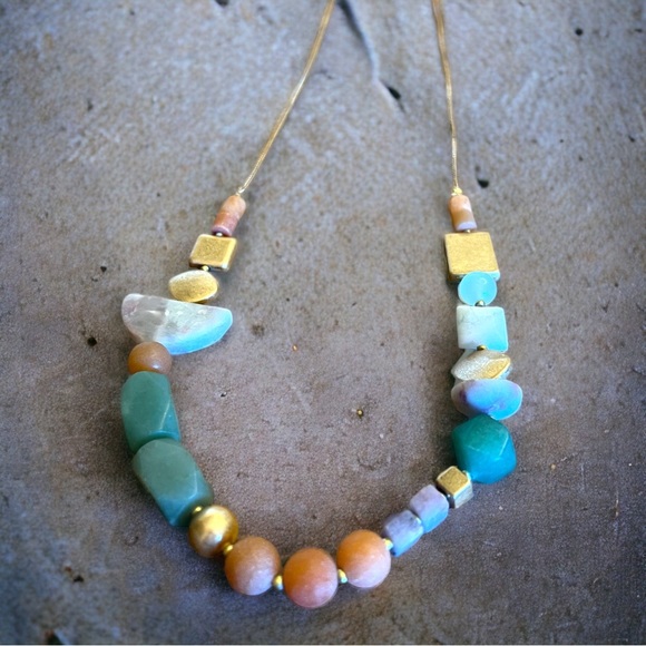 Jewelry - Boho style beaded necklace